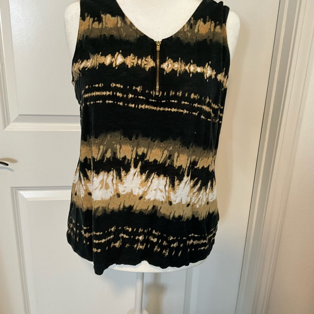 Tie-dye summer top.